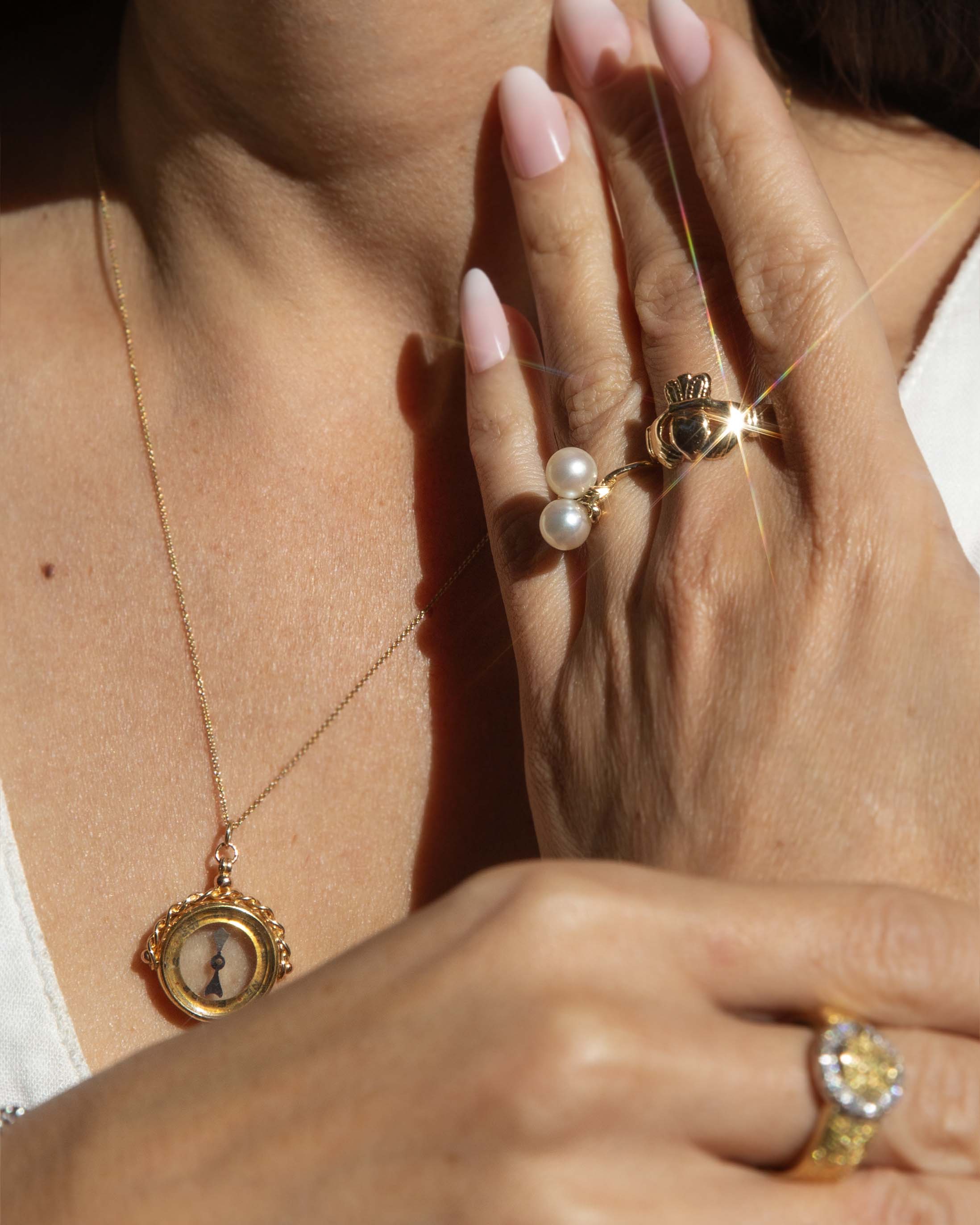 Lux Vintage Circa 1980 Akoya Pearl Toi Et Moi Leaf Bypass Ring 14ct Yellow Gold Rings Imperial Jewellery 