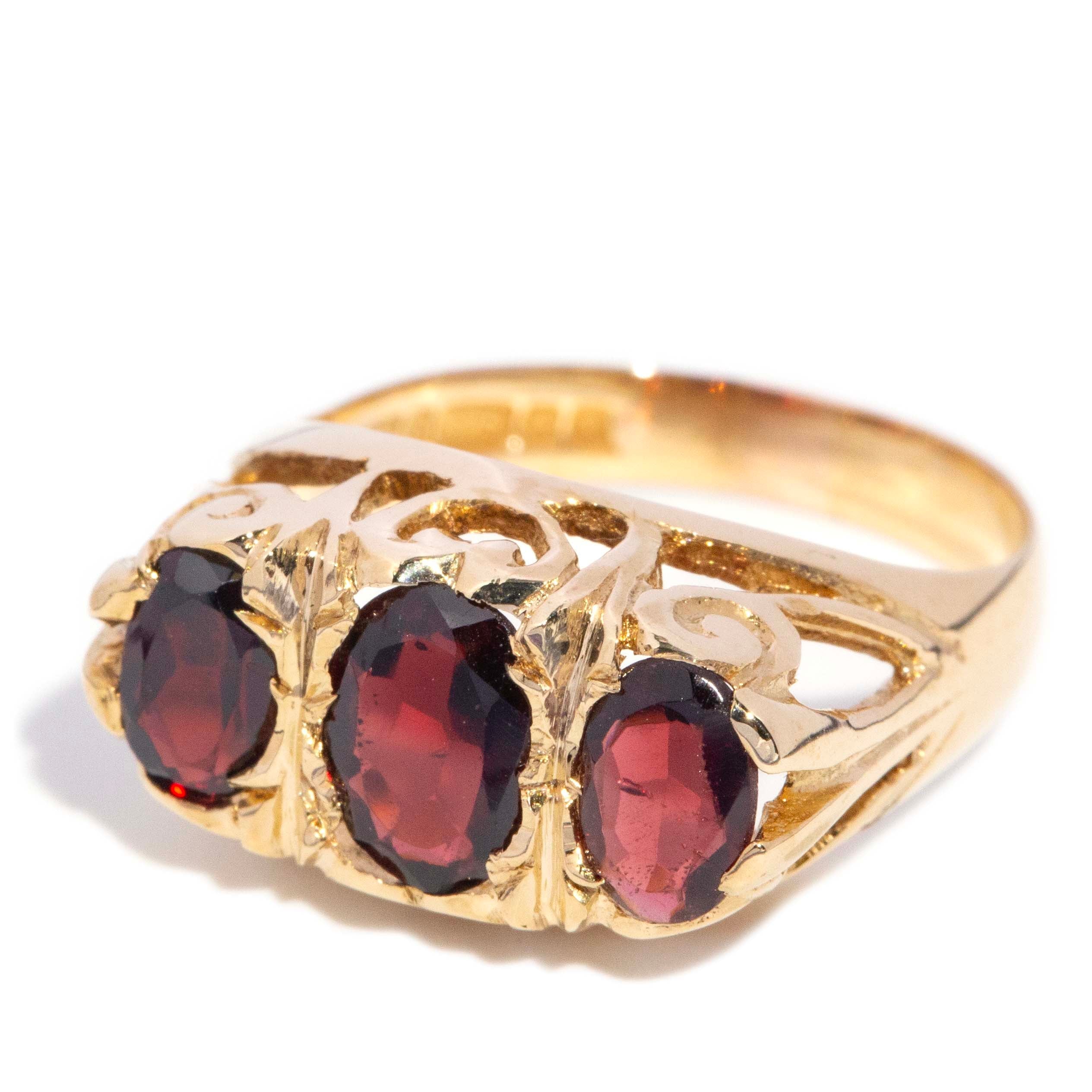 Mavis 1971 Oval Garnet Three Stone London Bridge Filigree Ring 9ct Yellow Gold Rings Imperial Jewellery 