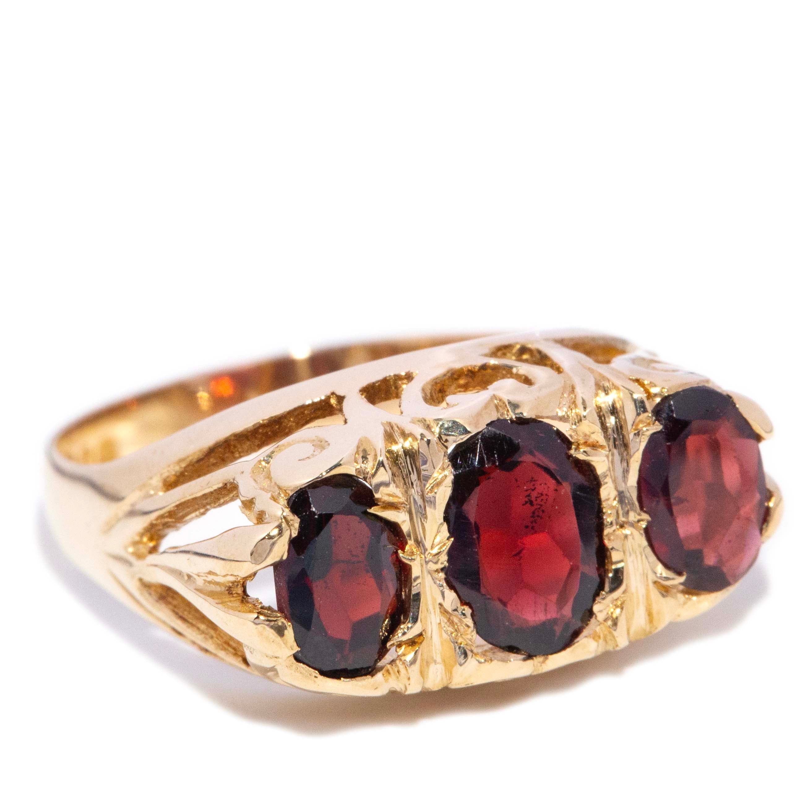 Mavis 1971 Oval Garnet Three Stone London Bridge Filigree Ring 9ct Yellow Gold Rings Imperial Jewellery 