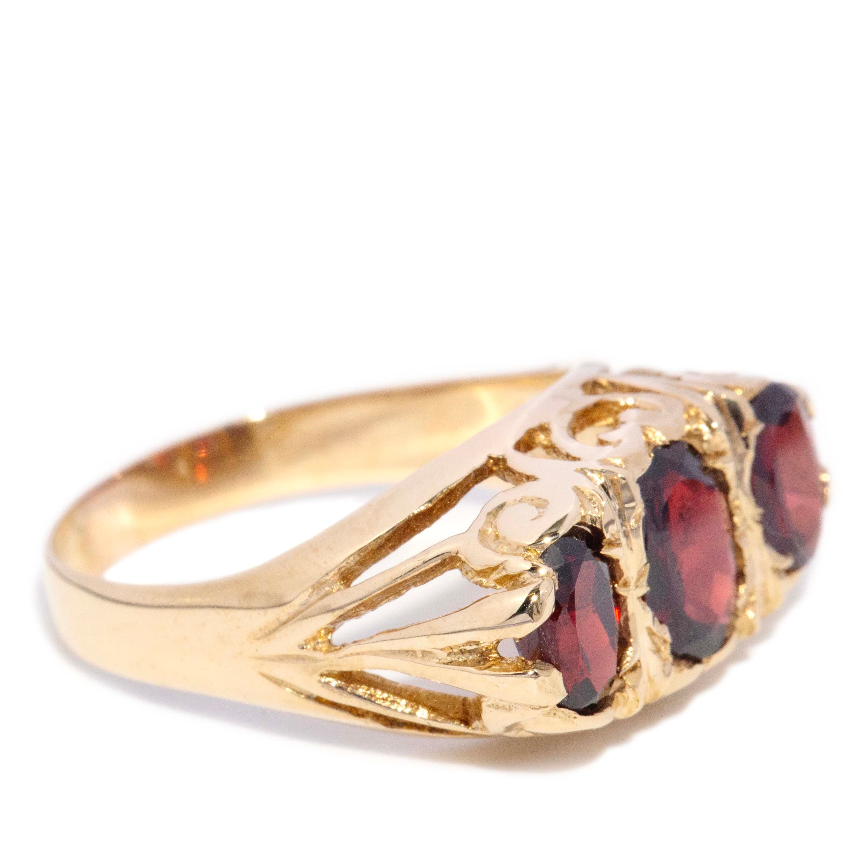 Mavis 1971 Oval Garnet Three Stone London Bridge Filigree Ring 9ct Yellow Gold Rings Imperial Jewellery 