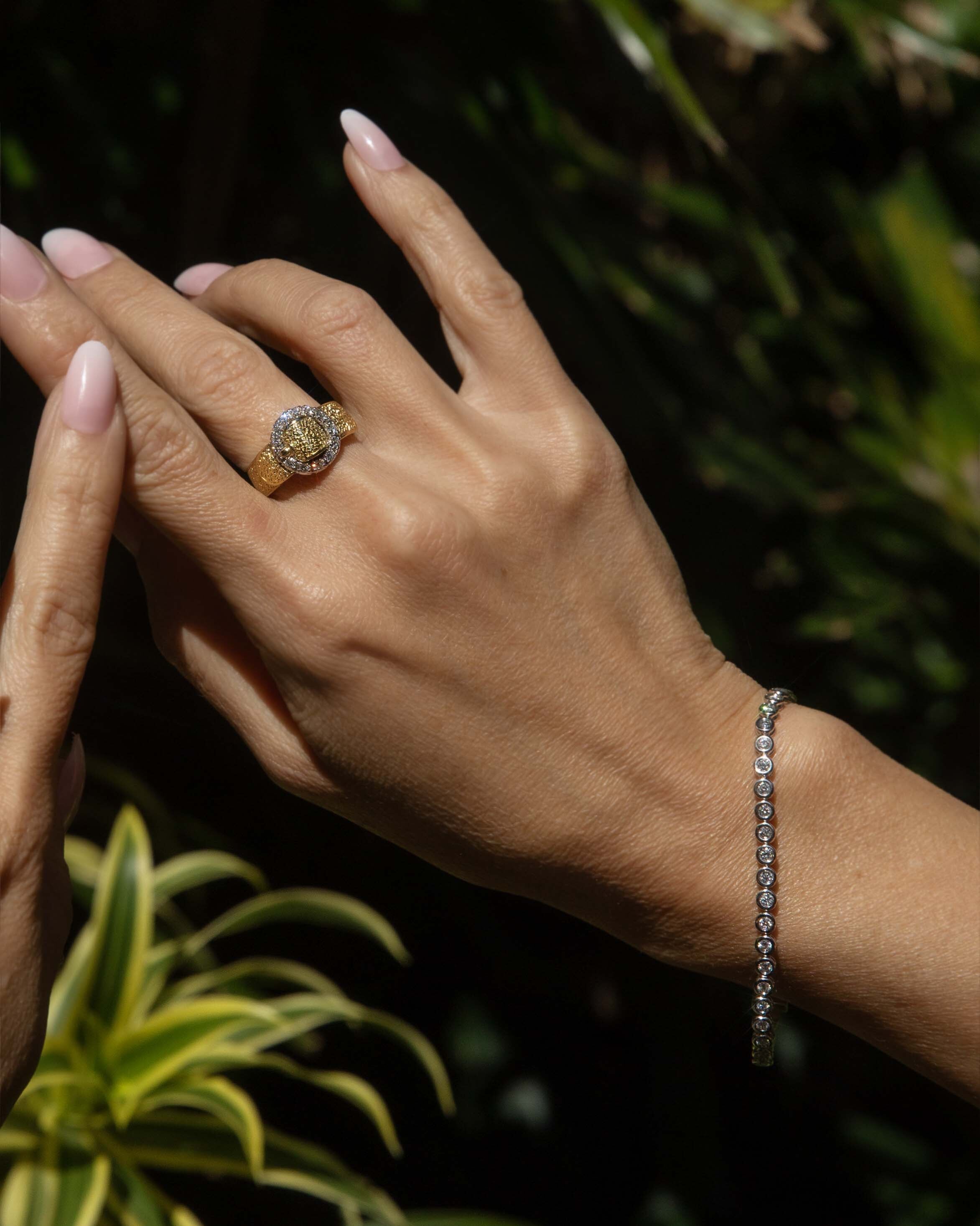 Ramona Vintage Circa 1970s Diamond Textured Buckle Halo Ring 18ct Two Tone Gold Rings Imperial Jewellery 