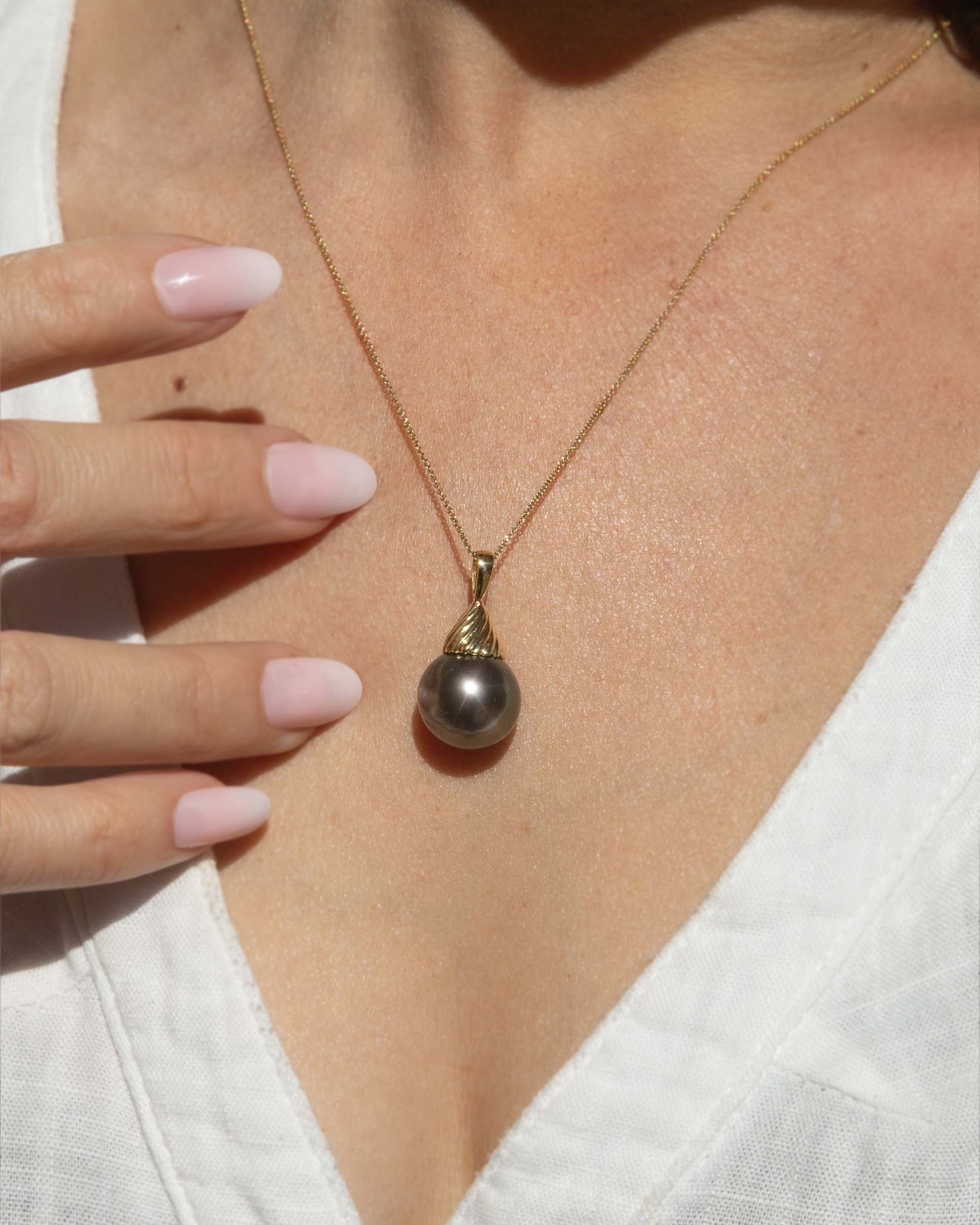 Talila Vintage Circa 1980s Tahitian Pearl Swirl Pendant 18ct Yellow Gold Pendants/Necklaces Imperial Jewellery 
