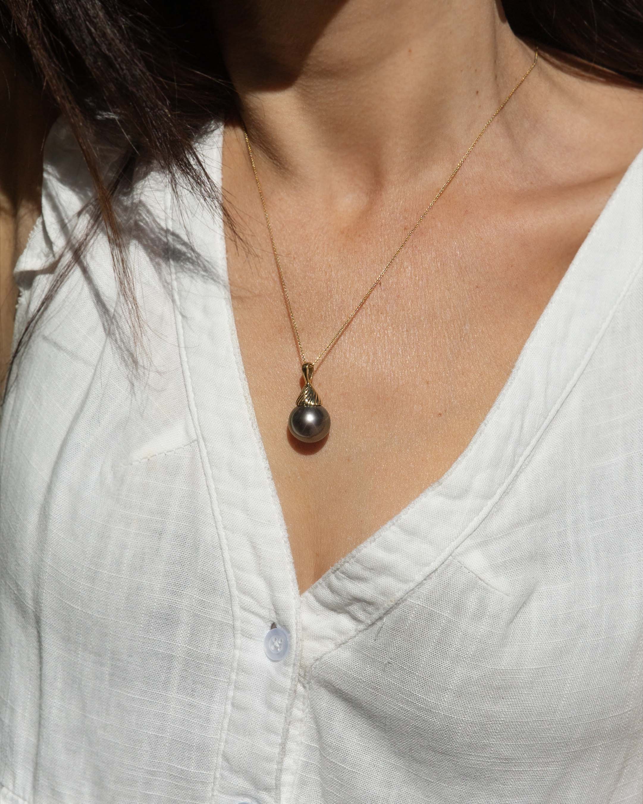 Talila Vintage Circa 1980s Tahitian Pearl Swirl Pendant 18ct Yellow Gold Pendants/Necklaces Imperial Jewellery 