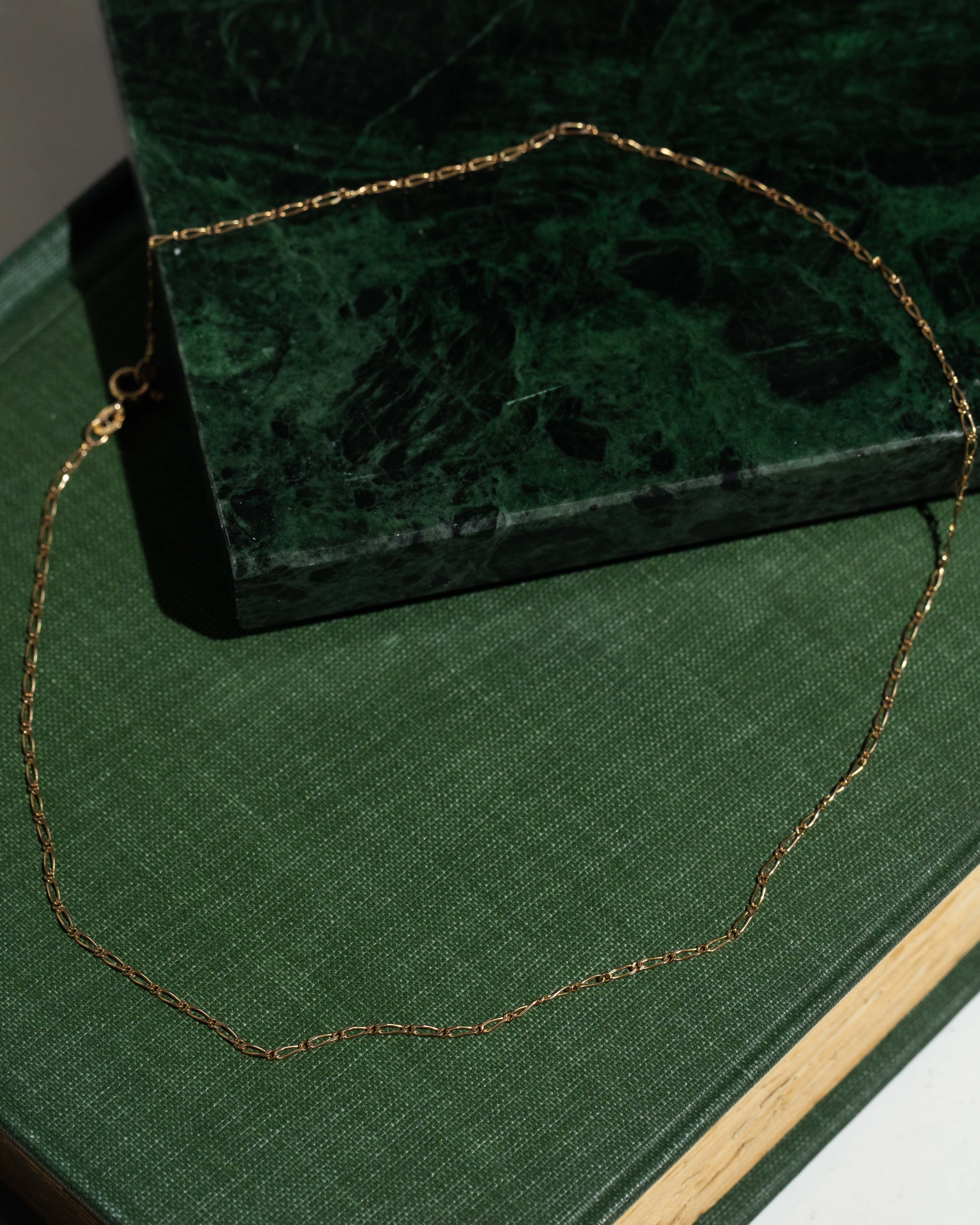 Trove Contemporary Figaro Link Chain 9ct Yellow Gold 42cm Long Pendants/Necklaces Imperial Jewellery 